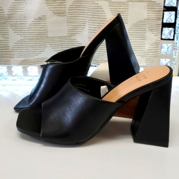 BRAND nwt black 4in block heel - Picture 4 of 10